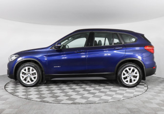 Подержанный автомобиль BMW X1 2017 года (5 фото)