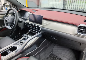 Подержанный автомобиль Geely Coolray 2023 года (12 фото)