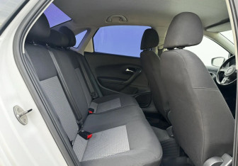 Подержанный автомобиль Volkswagen Polo Sedan 2012 года (11 фото)