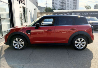 Подержанный автомобиль MINI Countryman 2019 года (8 фото)