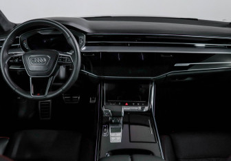 Подержанный автомобиль Audi S8 2023 года (12 фото)