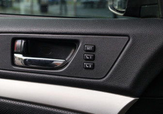 Подержанный автомобиль Subaru Outback Wagon 2011 года (17 фото)