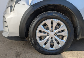 Подержанный автомобиль Kia Rio Hatchback 2021 года (11 фото)