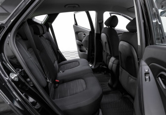 Подержанный автомобиль Hyundai ix35 2015 года (16 фото)