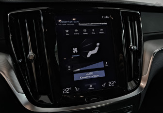 Подержанный автомобиль Volvo S60 2019 года (25 фото)
