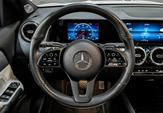 Подержанный автомобиль Mercedes-Benz GLB 2021 года (22 фото)