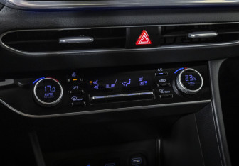 Подержанный автомобиль Hyundai Sonata 2019 года (20 фото)