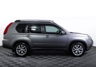 Подержанный автомобиль Nissan X-Trail 2014 года (4 фото)