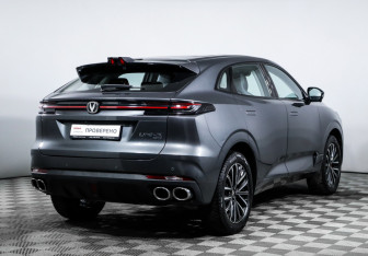 Подержанный автомобиль Changan UNI-K 2023 года (5 фото)