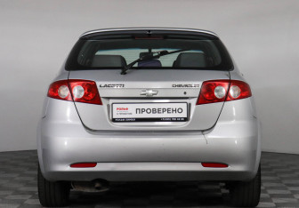 Подержанный автомобиль Chevrolet Lacetti Hatchback 2009 года (6 фото)