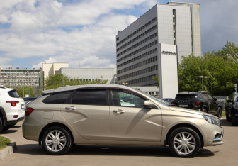 Подержанный автомобиль LADA (ВАЗ) Vesta Wagon 2017 года (3 фото)