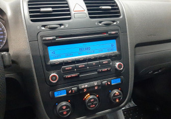 Подержанный автомобиль Volkswagen Jetta Sedan 2008 года (15 фото)