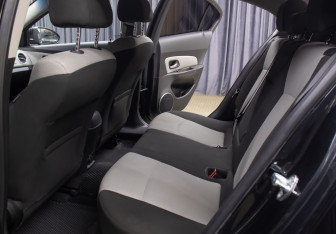Подержанный автомобиль Chevrolet Cruze Sedan 2013 года (12 фото)