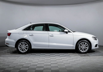 Подержанный автомобиль Audi A3 Sedan 2020 года (4 фото)