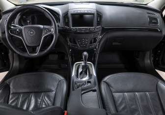Подержанный автомобиль Opel Insignia Sedan 2014 года (14 фото)