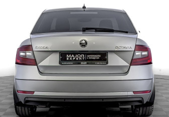 Подержанный автомобиль Skoda Octavia Liftback 2017 года (6 фото)