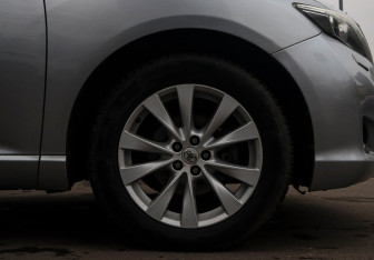 Подержанный автомобиль Toyota Venza 2014 года (22 фото)