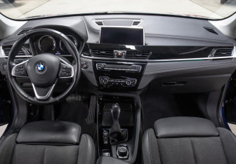 Подержанный автомобиль BMW X1 2020 года (14 фото)