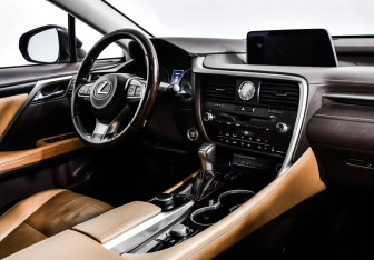 Подержанный автомобиль Lexus RX 2017 года (9 фото)