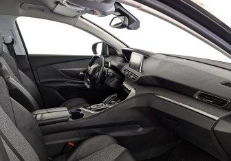 Подержанный автомобиль Peugeot 5008 Suv 2018 года (13 фото)