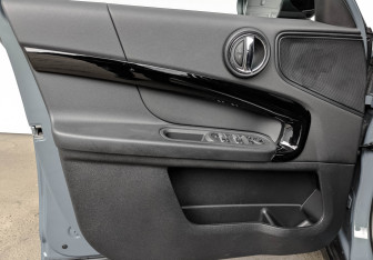 Подержанный автомобиль MINI Countryman 2021 года (19 фото)