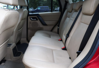 Подержанный автомобиль Land Rover Freelander 2008 года (10 фото)