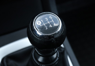 Подержанный автомобиль Toyota Corolla Sedan 2013 года (17 фото)