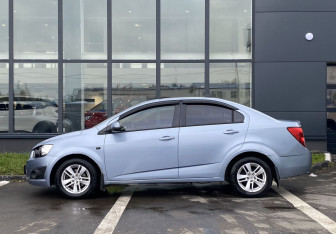 Подержанный автомобиль Chevrolet Aveo Sedan 2012 года (8 фото)