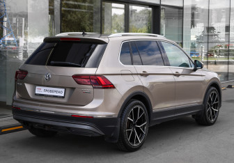 Подержанный автомобиль Volkswagen Tiguan 2017 года (5 фото)