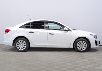 Подержанный автомобиль Chevrolet Cruze Sedan 2014 года (4 фото)