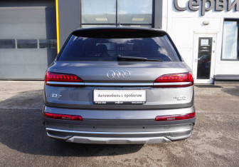 Подержанный автомобиль Audi Q7 2020 года (6 фото)