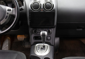 Подержанный автомобиль Nissan Qashqai 2012 года (15 фото)