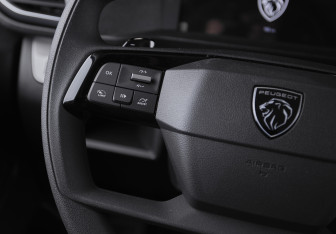 Новый Peugeot Traveller 2024 (12 фото)