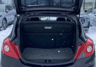 Подержанный автомобиль Opel Corsa 2008 года (10 фото)