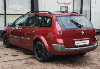 Подержанный автомобиль Renault Megane Wagon 2007 года (7 фото)