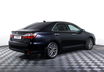 Подержанный автомобиль Toyota Camry Sedan 2018 года (5 фото)