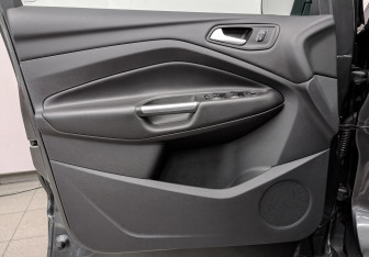 Подержанный автомобиль Ford Kuga 2018 года (18 фото)