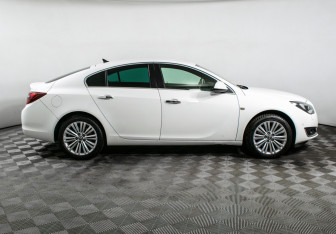 Подержанный автомобиль Opel Insignia Liftback 2014 года (4 фото)