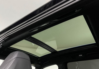 Подержанный автомобиль BMW X7 2024 года (25 фото)