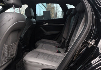 Подержанный автомобиль Audi SQ5 2020 года (10 фото)