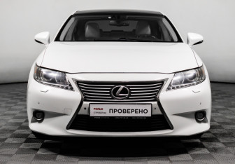 Подержанный автомобиль Lexus ES 2015 года (2 фото)