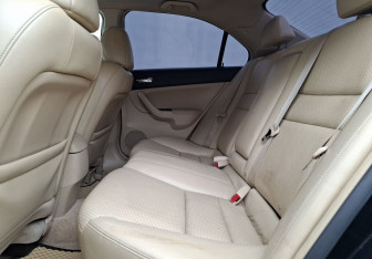 Подержанный автомобиль Honda Accord Sedan 2007 года (11 фото)