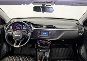 Подержанный автомобиль Kia Rio Hatchback 2021 года (14 фото)