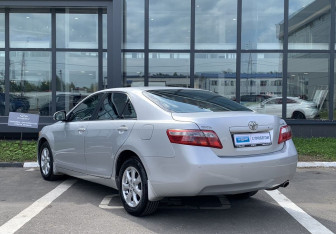Подержанный автомобиль Toyota Camry Sedan 2011 года (6 фото)