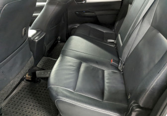 Подержанный автомобиль Toyota Hilux 2015 года (16 фото)
