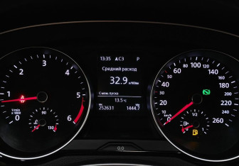 Подержанный автомобиль Volkswagen Passat Wagon 2019 года (19 фото)