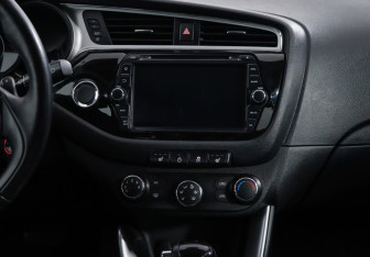 Подержанный автомобиль Kia Ceed Wagon 2016 года (10 фото)