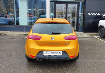 Подержанный автомобиль SEAT Leon Hatchback 2011 года (6 фото)