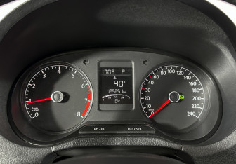 Подержанный автомобиль Volkswagen Polo Sedan 2016 года (11 фото)