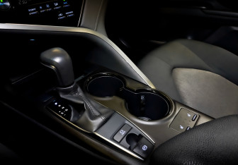 Подержанный автомобиль Toyota Camry Sedan 2022 года (28 фото)